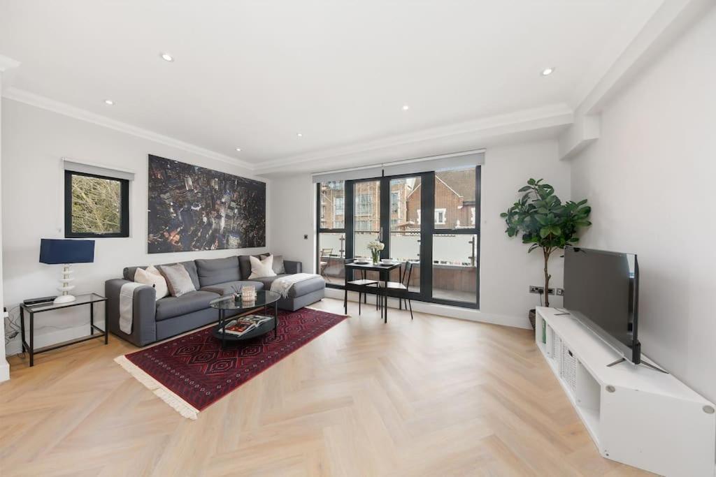 Pleasing 2Bed Flat 10Min To Wimbledon Tennis Court Лондон Екстериор снимка