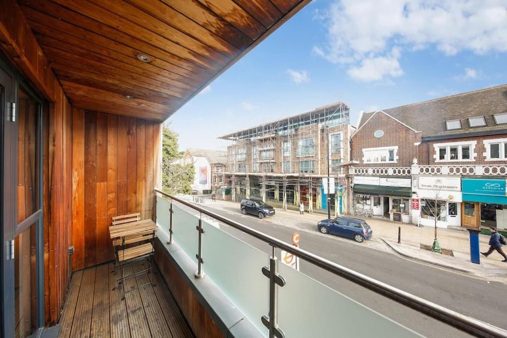 Pleasing 2Bed Flat 10Min To Wimbledon Tennis Court Лондон Екстериор снимка