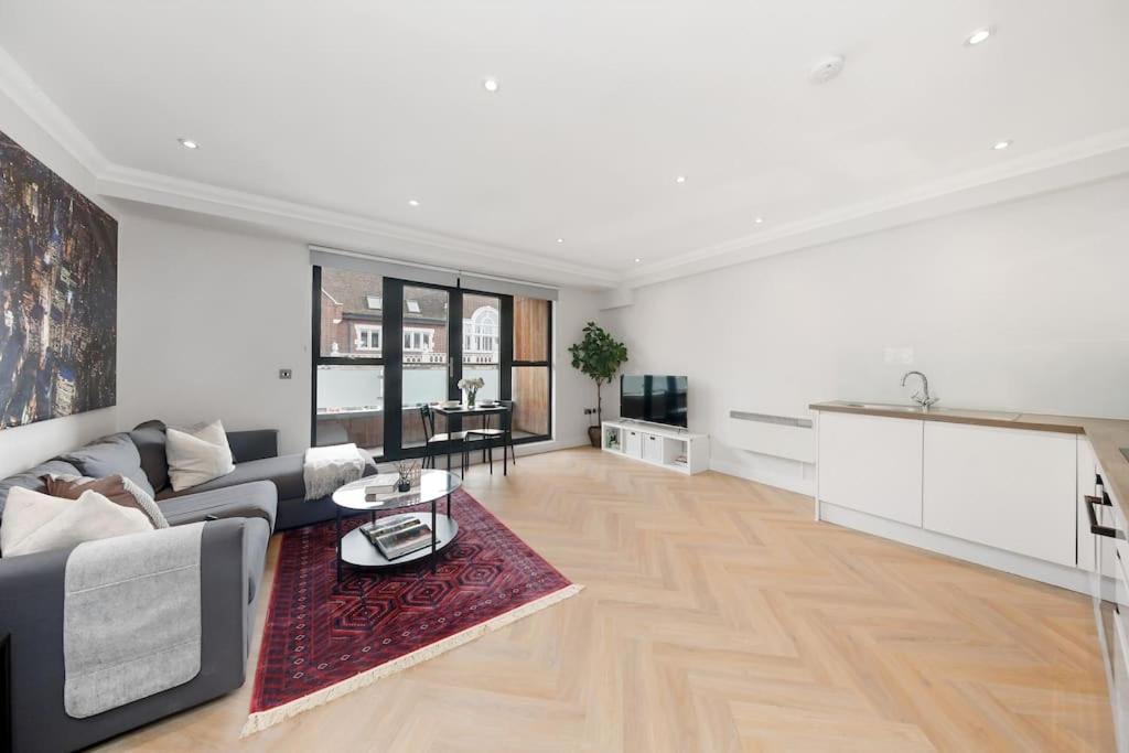 Pleasing 2Bed Flat 10Min To Wimbledon Tennis Court Лондон Екстериор снимка